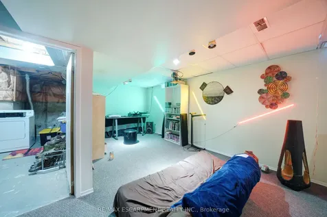 31 Hewitt Crescent Ajax ON L1S 7A5