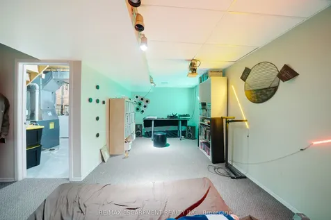 31 Hewitt Crescent Ajax ON L1S 7A5