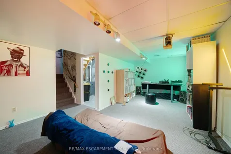 31 Hewitt Crescent Ajax ON L1S 7A5