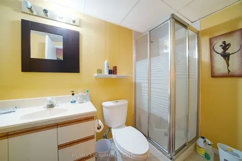 31 Hewitt Crescent Ajax ON L1S 7A5