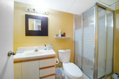 31 Hewitt Crescent Ajax ON L1S 7A5