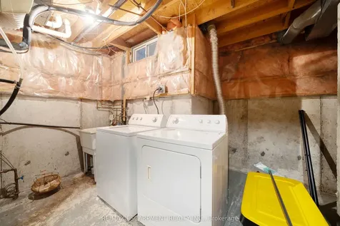 31 Hewitt Crescent Ajax ON L1S 7A5