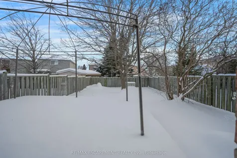 31 Hewitt Crescent Ajax ON L1S 7A5