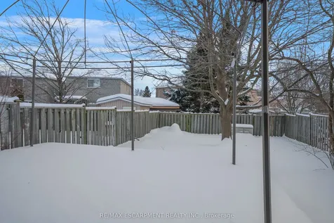 31 Hewitt Crescent Ajax ON L1S 7A5