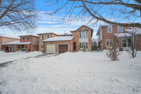 31 Hewitt Crescent Ajax ON L1S 7A5