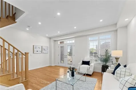 2146 Castle Hill Court Pickering ON L1X 1Y5