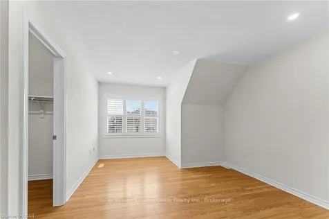 2146 Castle Hill Court Pickering ON L1X 1Y5