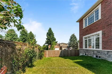 2146 Castle Hill Court Pickering ON L1X 1Y5