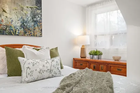 2 Winston Avenue Toronto ON M1N 1W3