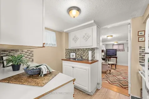 2 Winston Avenue Toronto ON M1N 1W3