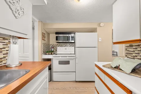2 Winston Avenue Toronto ON M1N 1W3