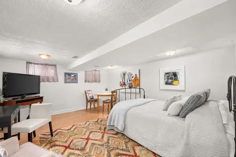 2 Winston Avenue Toronto ON M1N 1W3