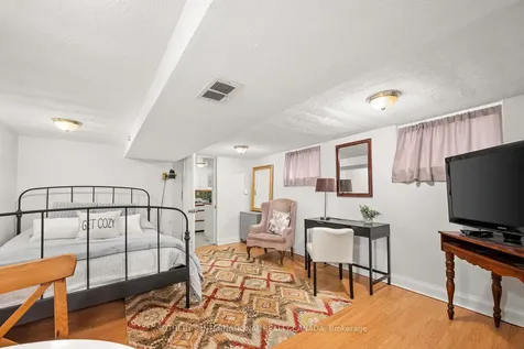 2 Winston Avenue Toronto ON M1N 1W3