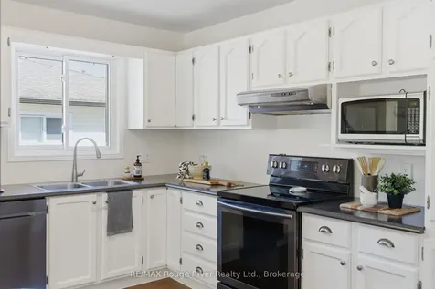 15 Lakeview Drive Scugog ON L9L 1G9