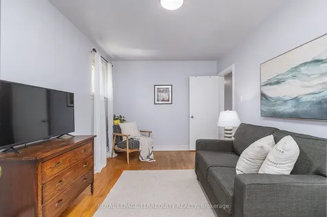 32 Admiral Road Ajax ON L1S 2N9