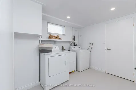 32 Admiral Road Ajax ON L1S 2N9