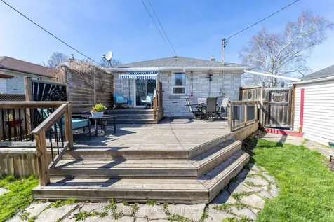 32 Admiral Road Ajax ON L1S 2N9