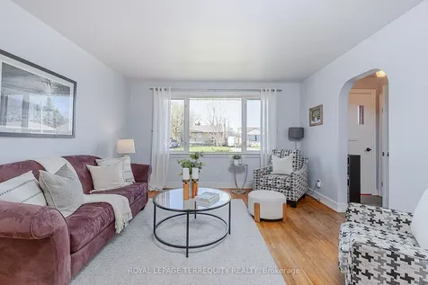 32 Admiral Road Ajax ON L1S 2N9