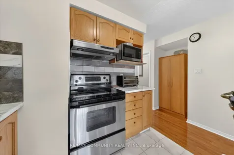 1645 Autumn Crescent Pickering ON L1V 6X6