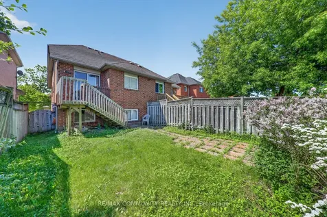 1645 Autumn Crescent Pickering ON L1V 6X6