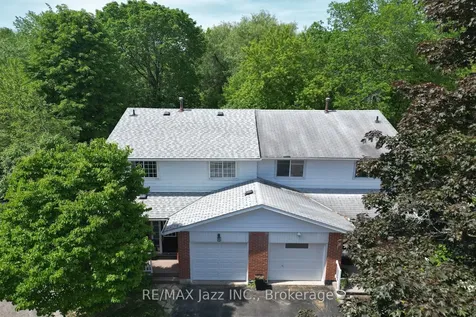 737 Greenoch Court Oshawa ON L1J 6H4