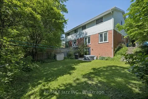 737 Greenoch Court Oshawa ON L1J 6H4