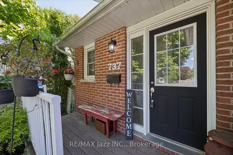737 Greenoch Court Oshawa ON L1J 6H4