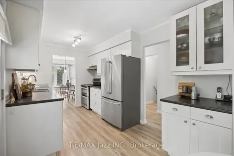 737 Greenoch Court Oshawa ON L1J 6H4