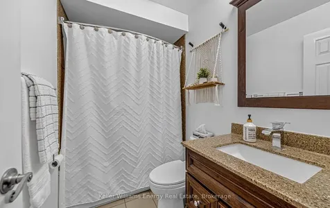 17 Abernethy Crescent Clarington ON L1C 4Z1
