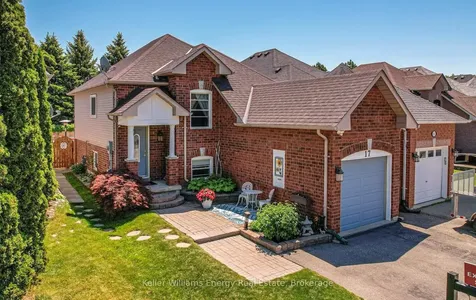 17 Abernethy Crescent Clarington ON L1C 4Z1