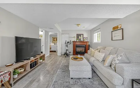17 Abernethy Crescent Clarington ON L1C 4Z1