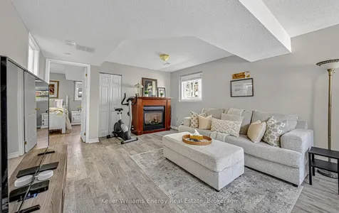 17 Abernethy Crescent Clarington ON L1C 4Z1