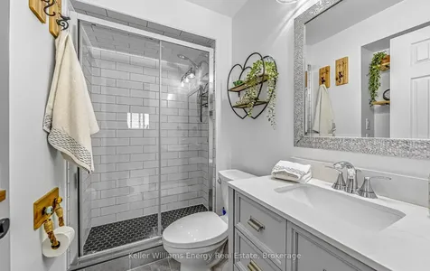 17 Abernethy Crescent Clarington ON L1C 4Z1
