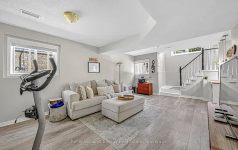 17 Abernethy Crescent Clarington ON L1C 4Z1