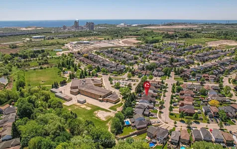 17 Abernethy Crescent Clarington ON L1C 4Z1