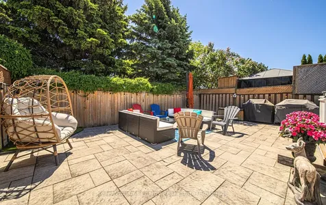 17 Abernethy Crescent Clarington ON L1C 4Z1
