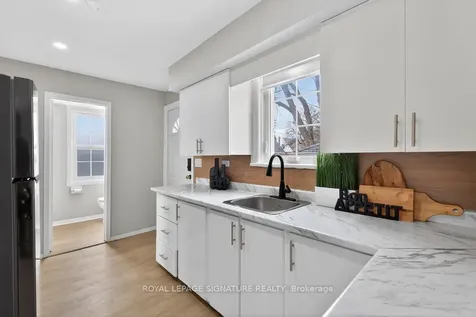 3244 St Clair Avenue E Toronto ON M1L 1V8