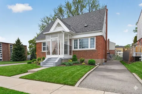 3244 St Clair Avenue E Toronto ON M1L 1V8