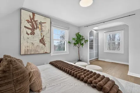 3244 St Clair Avenue E Toronto ON M1L 1V8