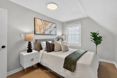 3244 St Clair Avenue E Toronto ON M1L 1V8
