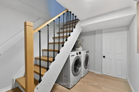 3244 St Clair Avenue E Toronto ON M1L 1V8