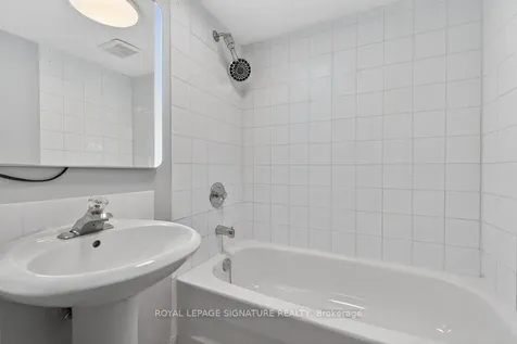 3244 St Clair Avenue E Toronto ON M1L 1V8