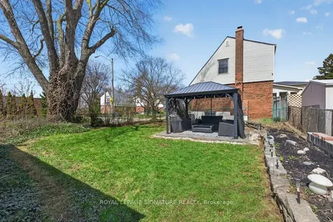 3244 St Clair Avenue E Toronto ON M1L 1V8