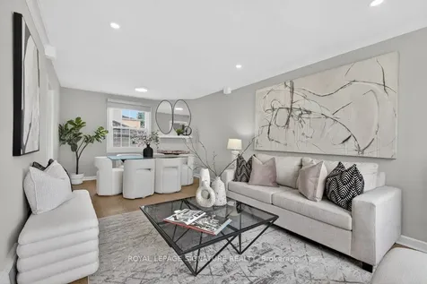 3244 St Clair Avenue E Toronto ON M1L 1V8