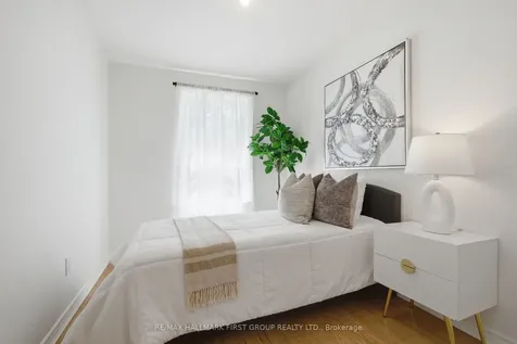925 Bayly Street Pickering ON L1W 1L4
