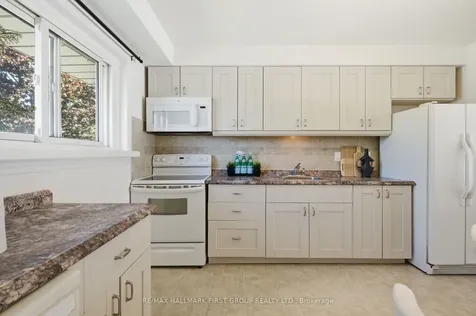 925 Bayly Street Pickering ON L1W 1L4
