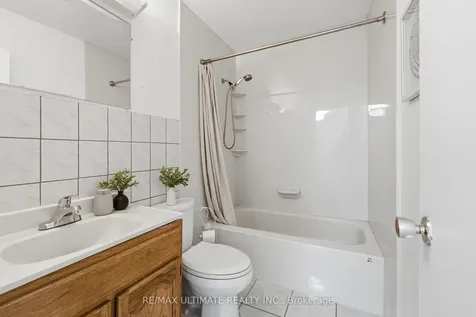 17 Quantrell Trail Toronto ON M1B 1L7