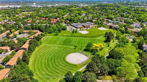17 Quantrell Trail Toronto ON M1B 1L7