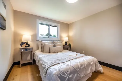 1281 Oxford Street Oshawa ON L1J 3W5