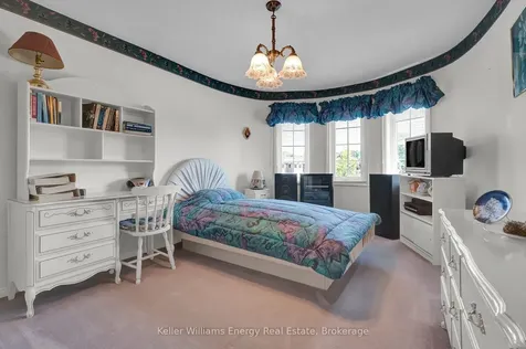 1182 Thimbleberry Circle Oshawa ON L1K 2H3